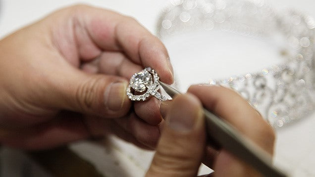 Custom made diamond engagement rings rings