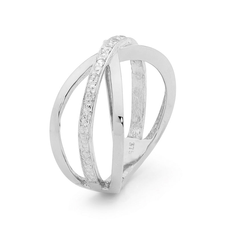 White Gold Fashion Ring with Diamonds